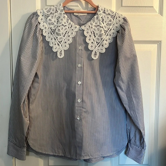 ❤️Vicolo button up women’s M Made in Italy pinstripes statement lace collar - Picture 3 of 6
